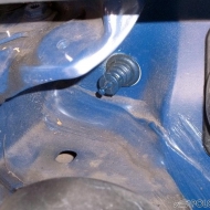 Beim 6R: Sie müssen nur das Kabel durch den Nippel zieh'n...!