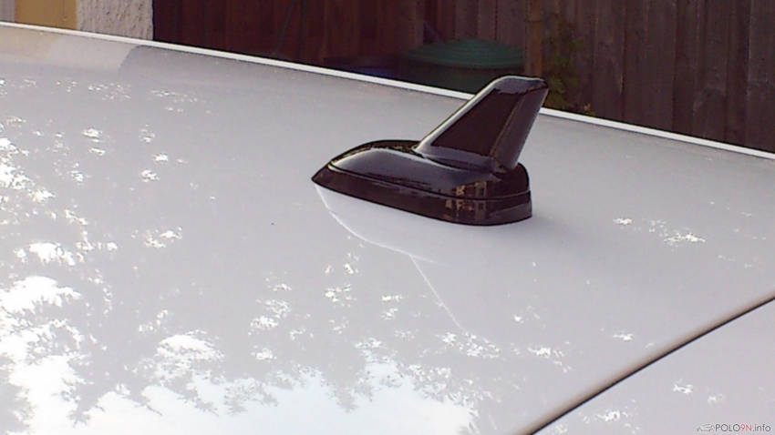 Neue Shark Antenne in komplett Hochglas Schwarz.