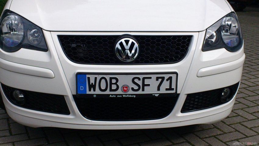 Alle Gitter in Hochglanz schwarz Lackiert! Endlich drin..