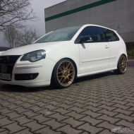 Update 2k15
8x18 ET33 BBS in Perlgold
GTI Zeichen und leiste Perlgold
Untere Waben Grill und Spiegel in Schwarzglänzend
Heckklappengriff ohne Schloss
Heckemblem Candy und Schwarzglänzend lakiert
Rückleuchten abgedunkelt
Dach Schwarzglänzend Foliert
