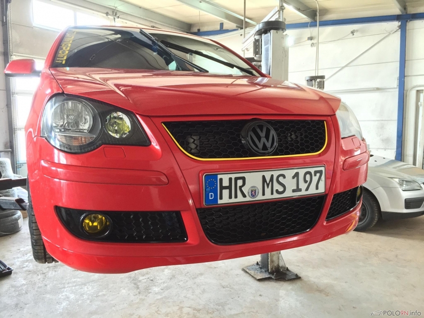 BlueMotion-Ansatz und lackierter GTI-Grill/Honeycomb-Gitter