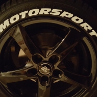 Mir gefallen beschriftete Reifen, aber da es sowas original vom Hersteller kaum gibt habe ich mal "Tire Style" ausprobiert...