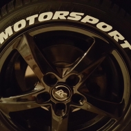 Mir gefallen beschriftete Reifen, aber da es sowas original vom Hersteller kaum gibt habe ich mal "Tire Style" ausprobiert...
