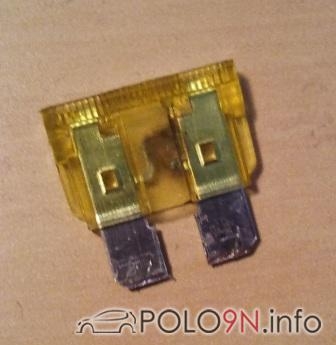 zu dumm gewesen und beim Basteln am Subwoofer Plus und Minus-Pol kurz geschlossen...
