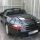 Gastfahrzeug Porsche 911 Carrera Baureihe 996 (Cabriolet) CD/NAVI,Telefon+Freisprecheinrichtung,getönte Rückleuchten und Blinkergläser,Windschott,Tiptronic S,Steinschlagschutzfolie bis ca. Mitte des Kofferraums,Xenon,Nebelscheinwerfer,Nebelschlussleuchte,Lederausstattung,
Chromendrohre,wahlweise aufsetzbares Hardtop Modelljahr 2002 mit der Motorisierung 3,6 Liter 6Zylinder Boxermotor (320PS) in der Farbe Schwarz-Metalik vom Mitglied Ron aus Pulheim