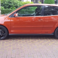 Neue Farbe auf den Bremssätteln.