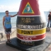 Ich am südlichsten Punkt von USA, in Key West Florida. (ich wollte garnicht mehr nach Hause)
Das war unser 2.USA Urlaub, 2005 waren wir in New York. In paar Jahren gehts noch an die Westküste... 