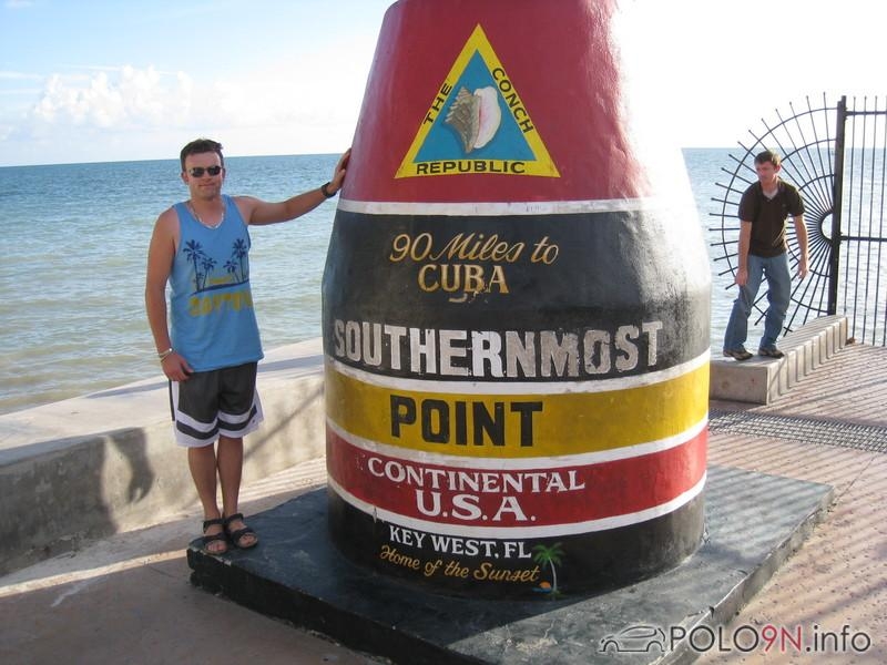 Ich am südlichsten Punkt von USA, in Key West Florida. (ich wollte garnicht mehr nach Hause)
Das war unser 2.USA Urlaub, 2005 waren wir in New York. In paar Jahren gehts noch an die Westküste... 
