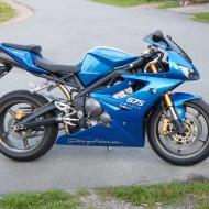 Triumph - Daytona 675 / VW - Golf VI Variant von Wamphyr