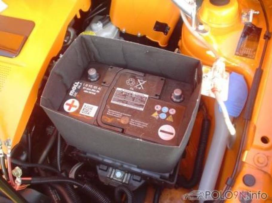 Batteriekasten mit Deckel am Polo 9N3 nachrüsten 